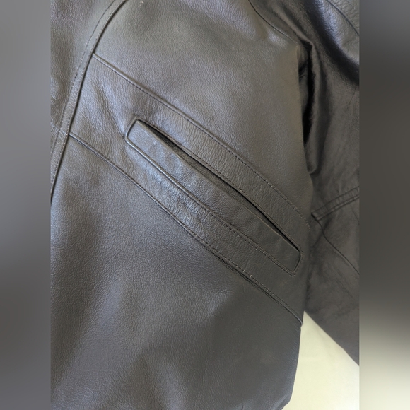 Lucky Leather Co. Men's Black Leather Jacket - Picture 5 of 11